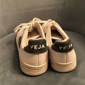 VEJA Men’s Sneakers